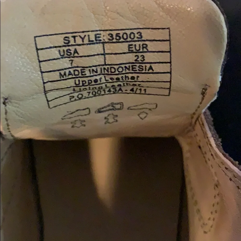Umi Bodi chukka boots, sz 7 T